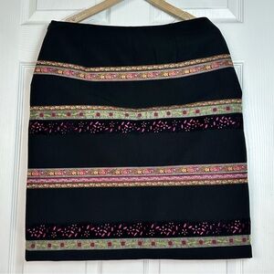 ABR New York Black Embroidered Boho Skirt Size 12 Floral Trim Pencil‎ Style